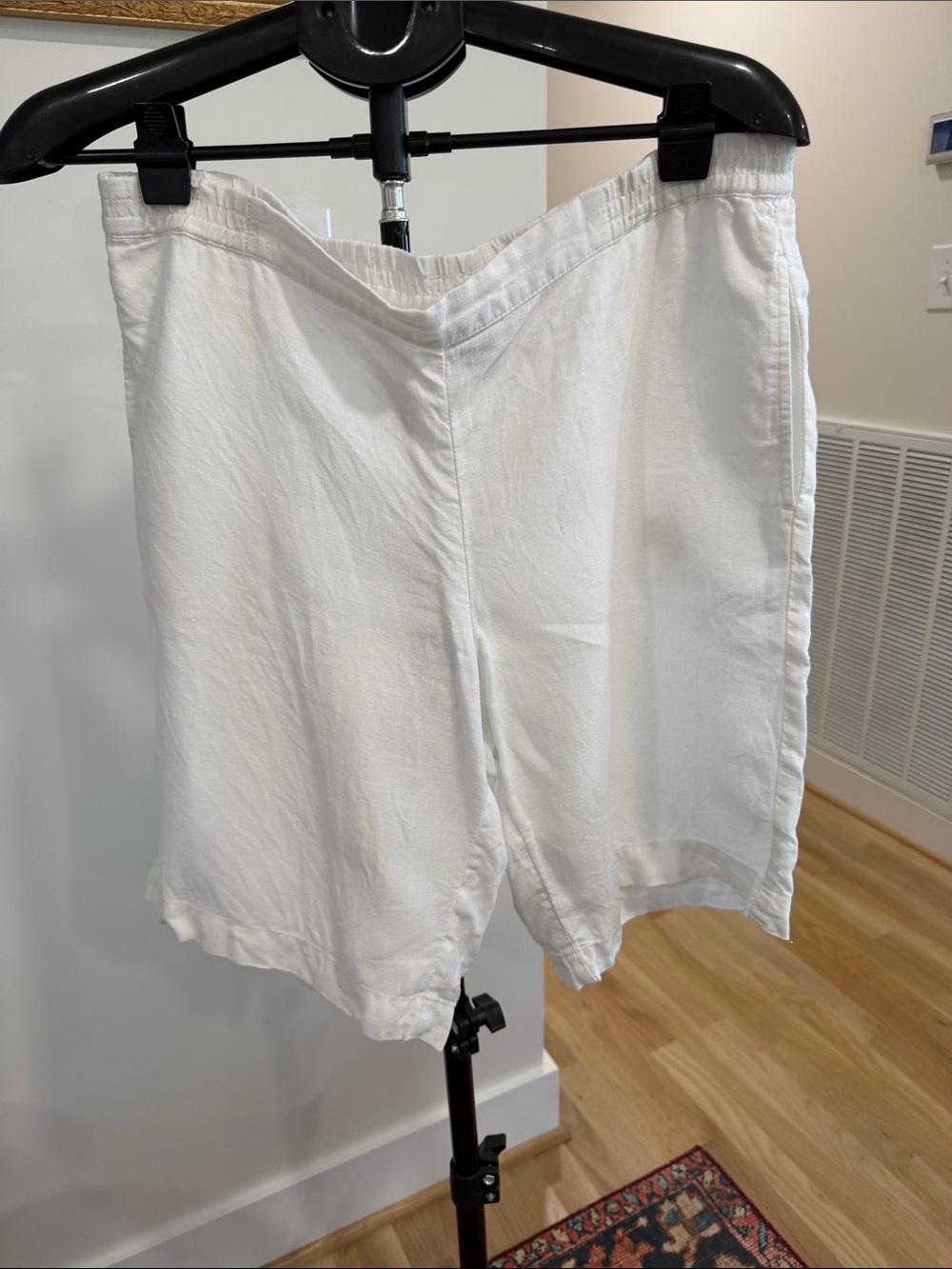 J. Jill White Relaxed Bermuda Linen-Blend Shorts